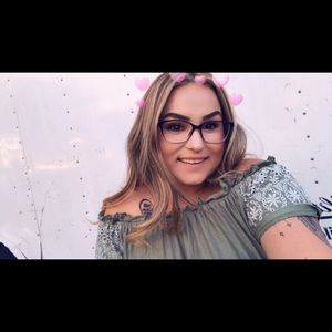 Meet your Posher, Carissa